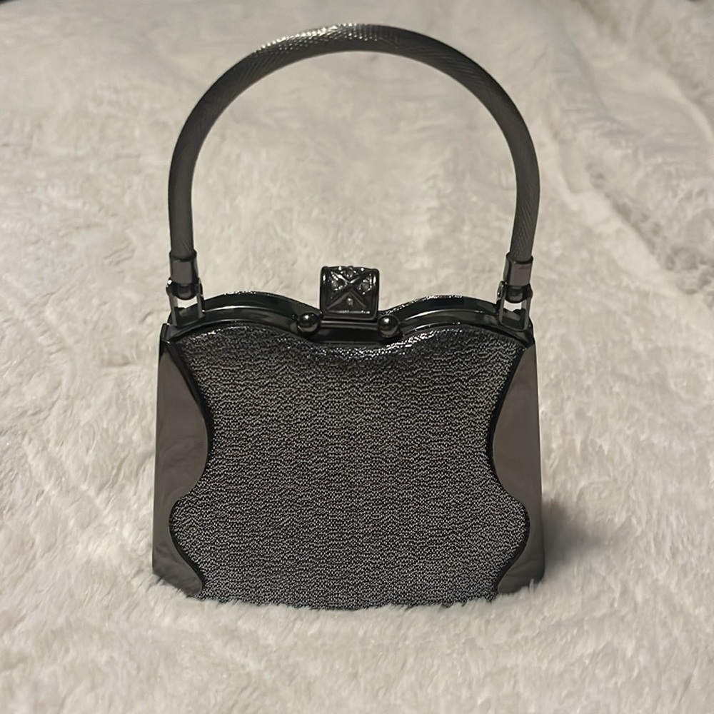 Elegant Silver purse - Picture 3 of 5